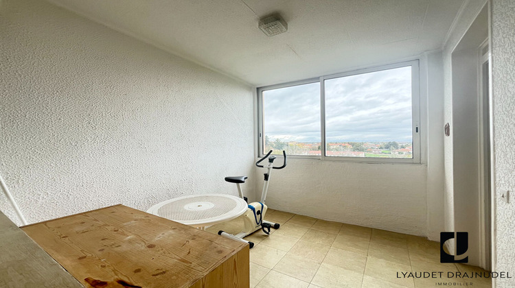 Ma-Cabane - Vente Appartement RIORGES, 53 m²