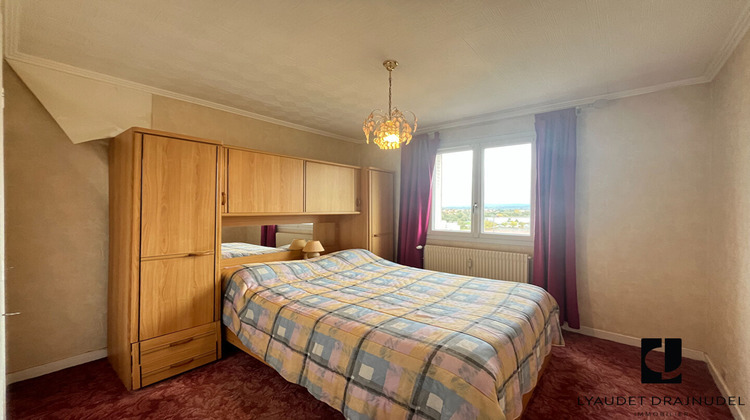 Ma-Cabane - Vente Appartement RIORGES, 53 m²