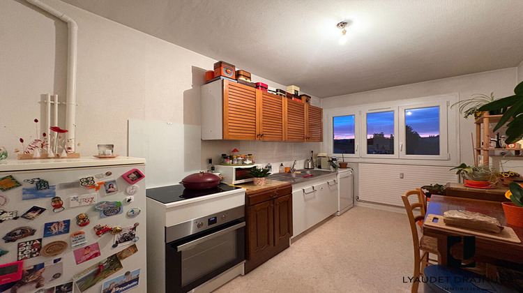 Ma-Cabane - Vente Appartement RIORGES, 74 m²