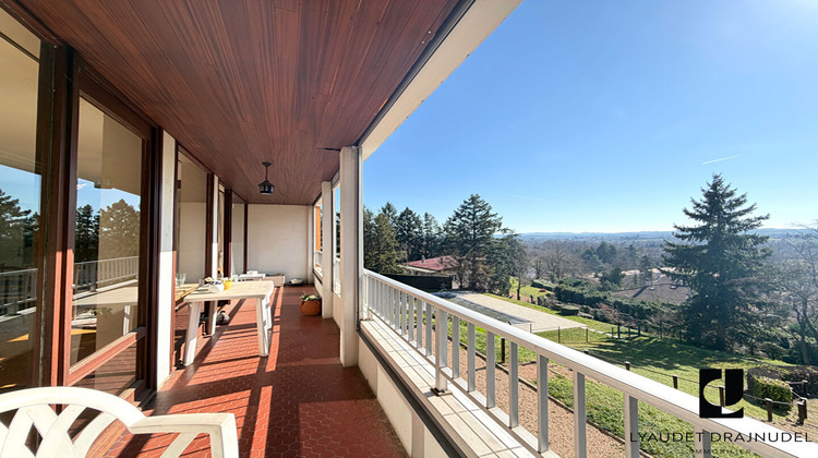 Ma-Cabane - Vente Appartement RIORGES, 123 m²