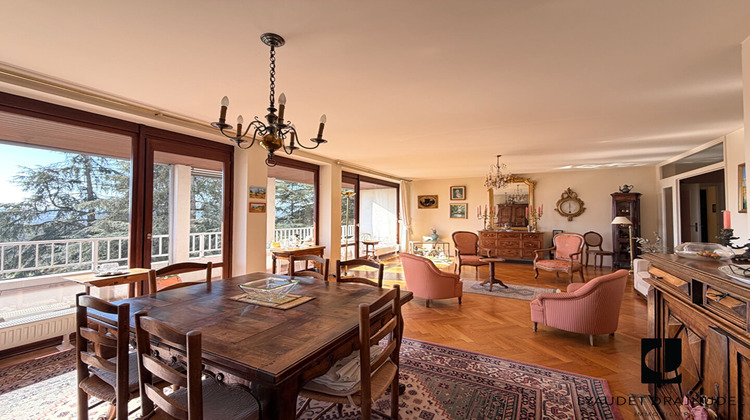 Ma-Cabane - Vente Appartement RIORGES, 123 m²