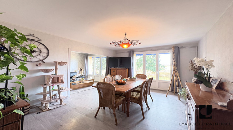 Ma-Cabane - Vente Appartement RIORGES, 70 m²