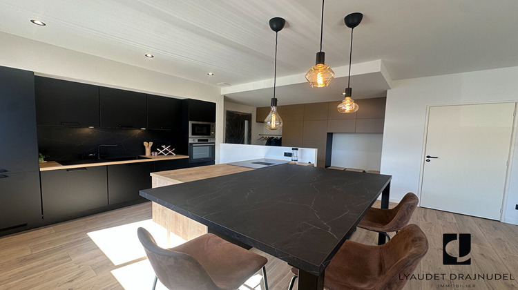 Ma-Cabane - Vente Appartement RIORGES, 88 m²