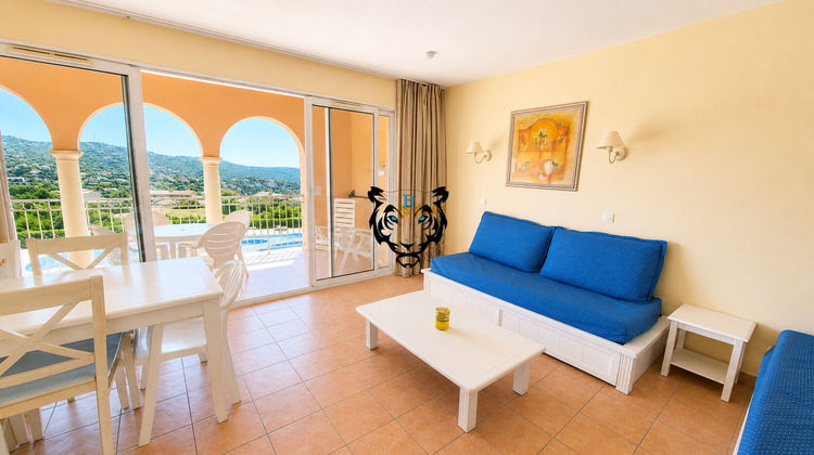 Ma-Cabane - Vente Appartement ROQUEBRUNE-SUR-ARGENS, 34 m²