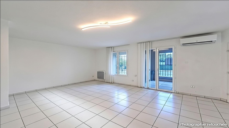 Ma-Cabane - Vente Appartement Roquebrune-sur-Argens, 65 m²