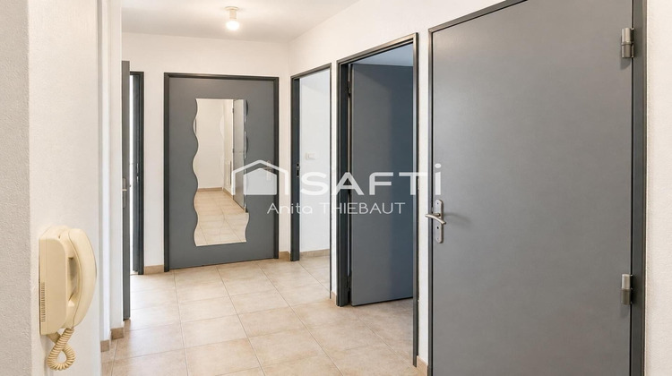 Ma-Cabane - Vente Appartement Roquebrune-sur-Argens, 63 m²