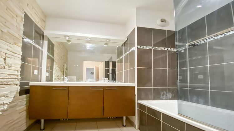 Ma-Cabane - Vente Appartement ROSNY-SOUS-BOIS, 60 m²