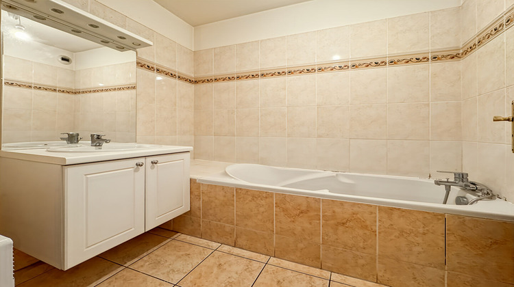 Ma-Cabane - Vente Appartement ROSNY-SOUS-BOIS, 82 m²