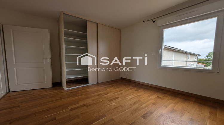 Ma-Cabane - Vente Appartement Ruffec, 70 m²