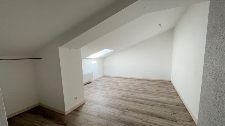 Ma-Cabane - Vente Appartement Saint-Étienne-de-Saint-Geoirs, 66 m²