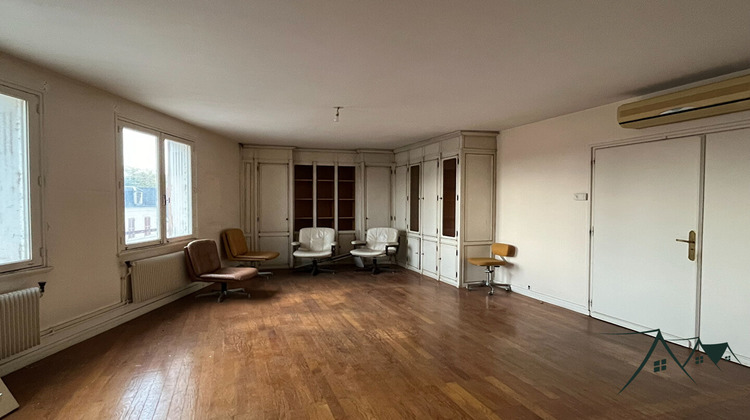 Ma-Cabane - Vente Appartement SAINT-AMAND-MONTROND, 135 m²