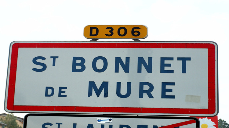 Ma-Cabane - Vente Appartement SAINT-BONNET-DE-MURE, 79 m²