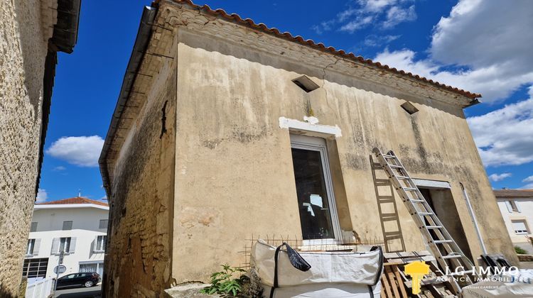 Ma-Cabane - Vente Appartement Saint-Bonnet-sur-Gironde, 200 m²