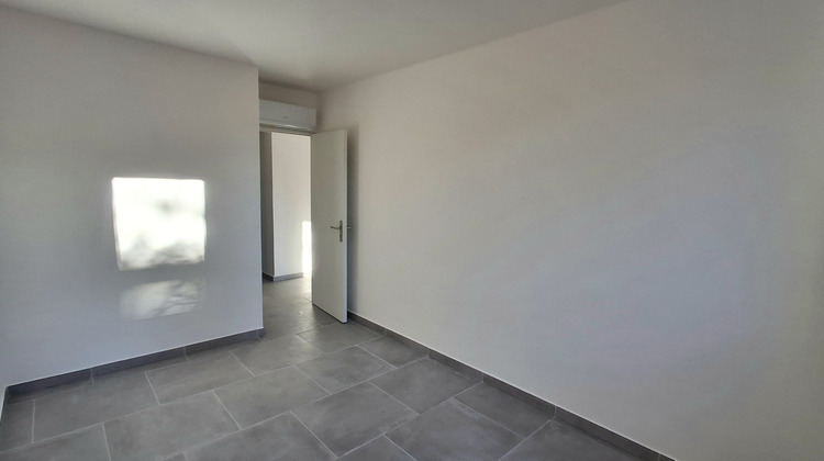 Ma-Cabane - Vente Appartement Saint-Cyr-sur-Mer, 66 m²