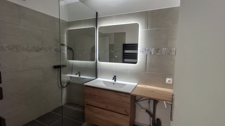 Ma-Cabane - Vente Appartement Saint-Cyr-sur-Mer, 66 m²