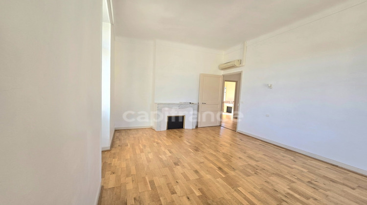 Ma-Cabane - Vente Appartement SAINT CYR SUR MER, 80 m²