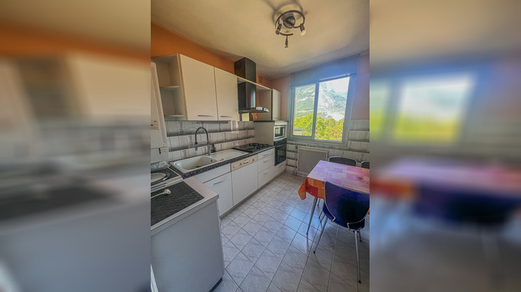 Ma-Cabane - Vente Appartement SAINT EGREVE, 64 m²