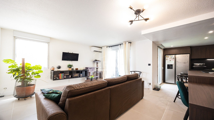 Ma-Cabane - Vente Appartement SAINT-ESTEVE, 89 m²