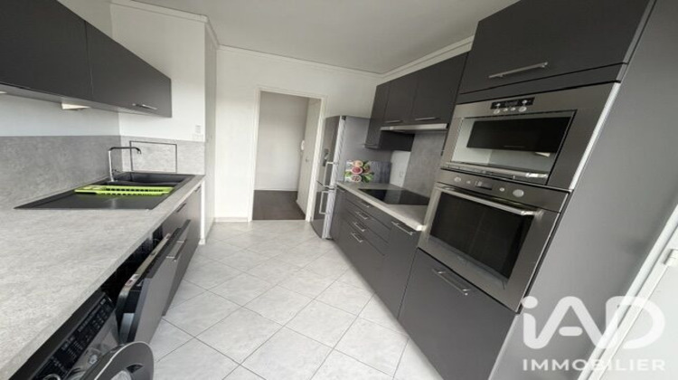 Ma-Cabane - Vente Appartement Saint-Fargeau-Ponthierry, 64 m²