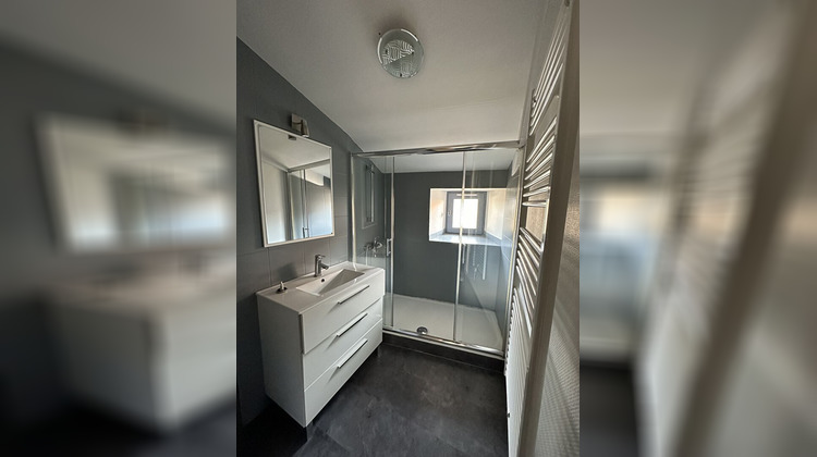 Ma-Cabane - Vente Appartement SAINT-FLOUR, 59 m²