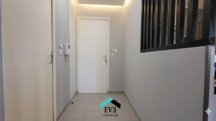 Ma-Cabane - Vente Appartement SAINT-FONS, 63 m²