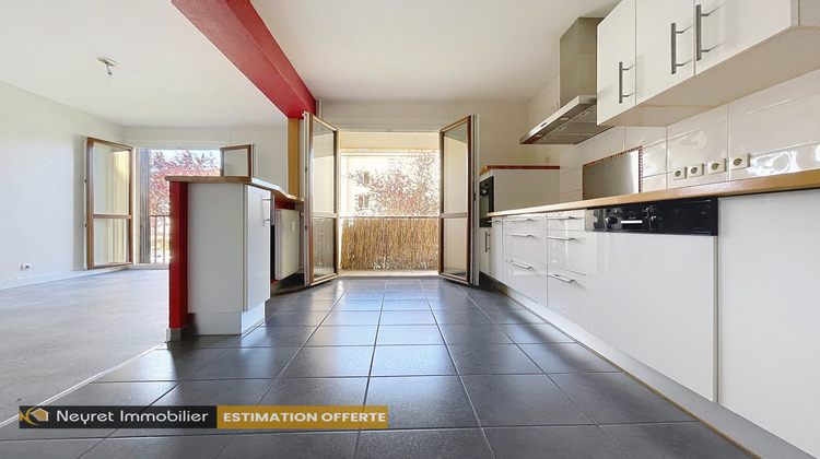 Ma-Cabane - Vente Appartement Saint-Genest-Lerpt, 90 m²