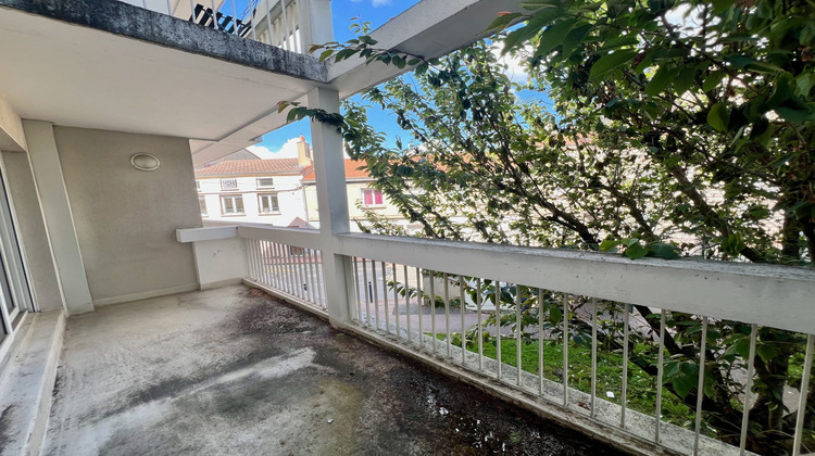 Ma-Cabane - Vente Appartement Saint-Genest-Lerpt, 70 m²