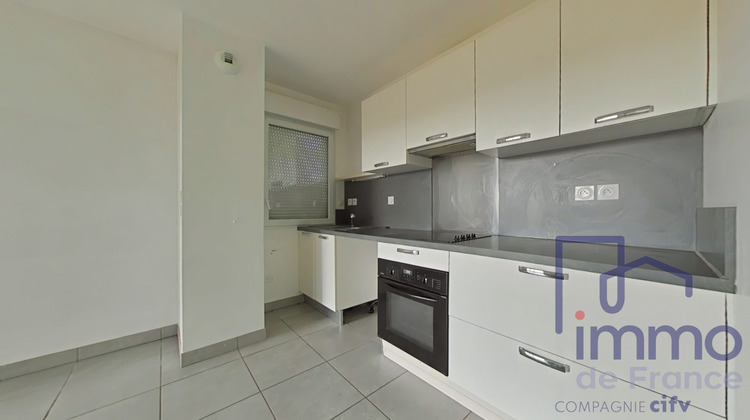 Ma-Cabane - Vente Appartement Saint-Genest-Lerpt, 88 m²