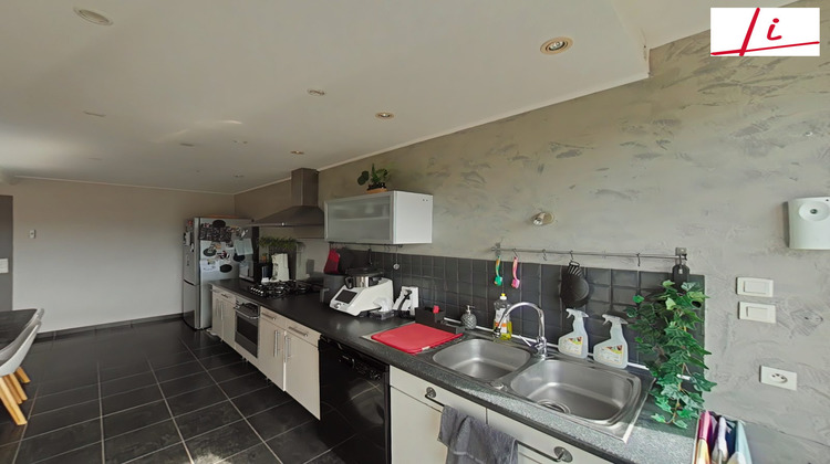 Ma-Cabane - Vente Appartement Saint-Genest-Lerpt, 150 m²