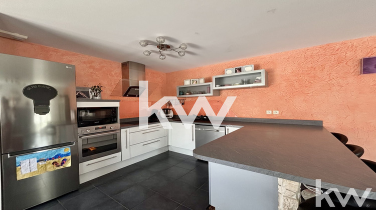 Ma-Cabane - Vente Appartement Saint-Genest-Lerpt, 76 m²