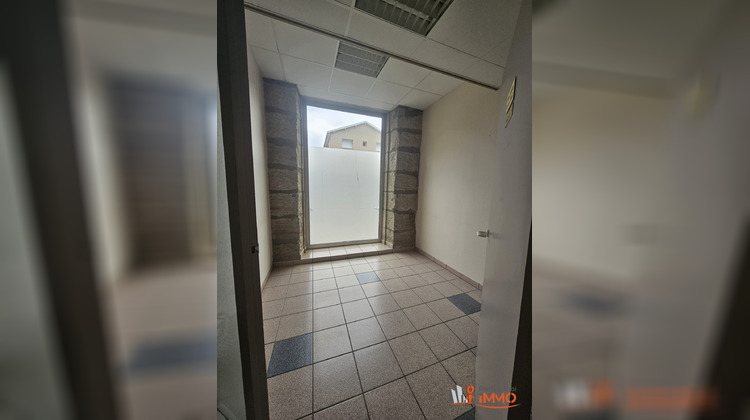 Ma-Cabane - Vente Appartement Saint-Genest-Lerpt, 80 m²