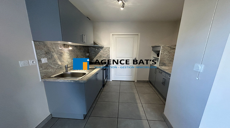 Ma-Cabane - Vente Appartement SAINT-GENEST-LERPT, 61 m²