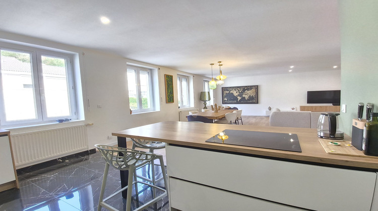 Ma-Cabane - Vente Appartement Saint-Genest-Lerpt, 147 m²