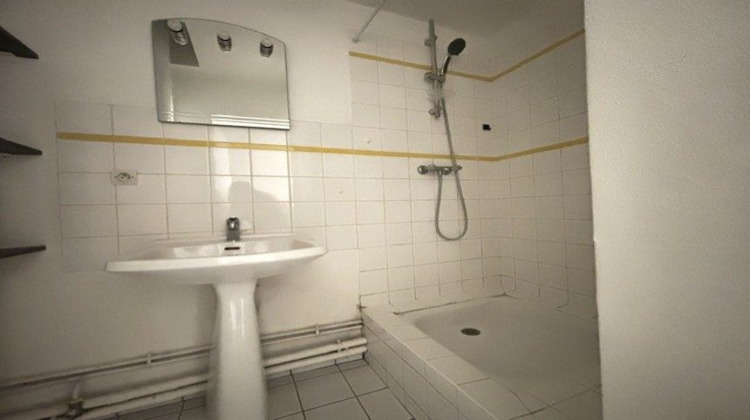 Ma-Cabane - Vente Appartement Saint-Genest-Lerpt, 37 m²