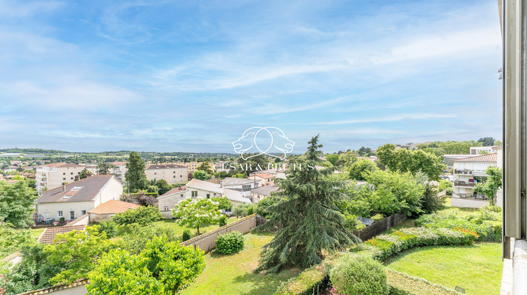 Ma-Cabane - Vente Appartement Saint-Genis-Laval, 90 m²