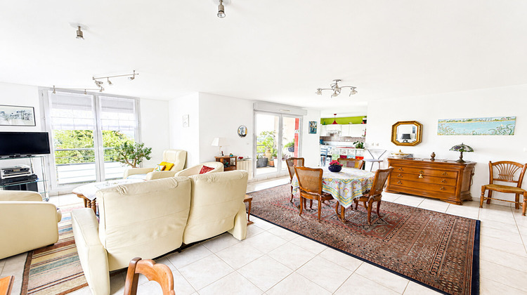 Ma-Cabane - Vente Appartement SAINT-GENIS-LES-OLLIERES, 83 m²