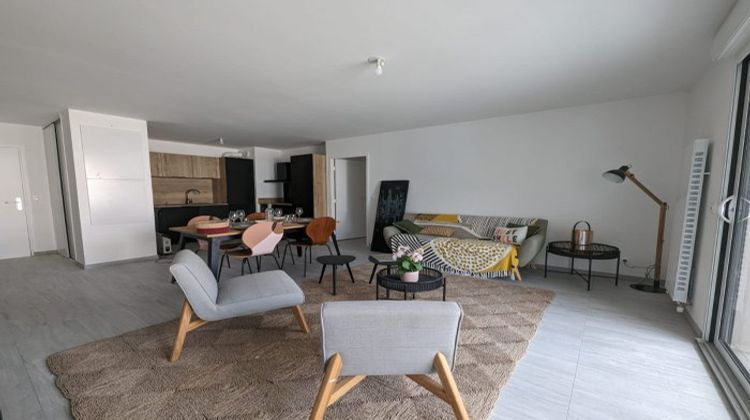 Ma-Cabane - Vente Appartement Saint-Genis-Pouilly, 80 m²