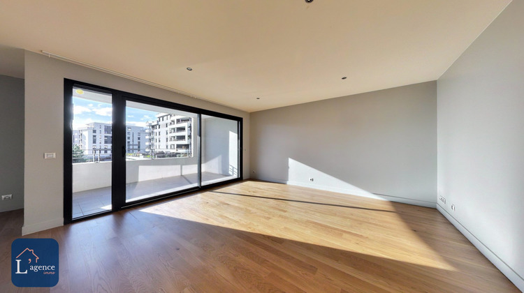 Ma-Cabane - Vente Appartement Saint-Genis-Pouilly, 133 m²