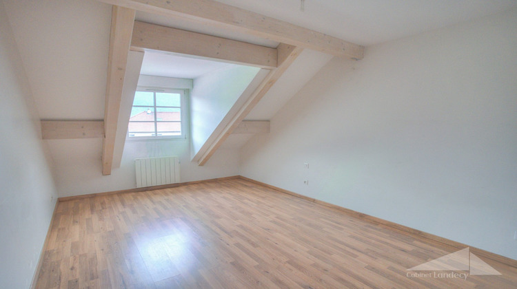 Ma-Cabane - Vente Appartement Saint-Genis-Pouilly, 81 m²