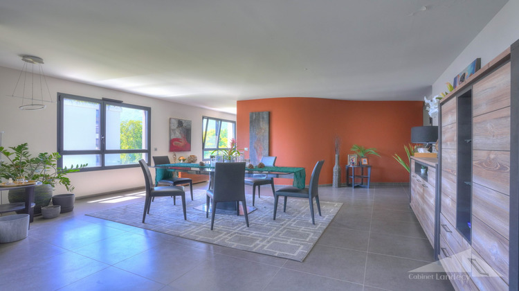 Ma-Cabane - Vente Appartement Saint-Genis-Pouilly, 166 m²