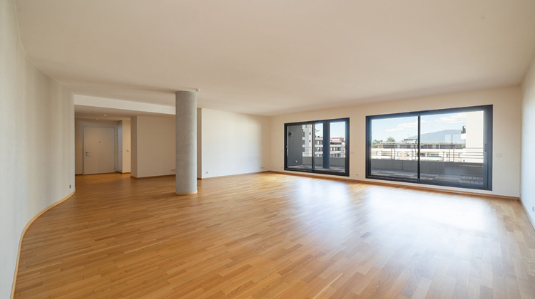 Ma-Cabane - Vente Appartement SAINT-GENIS-POUILLY, 210 m²