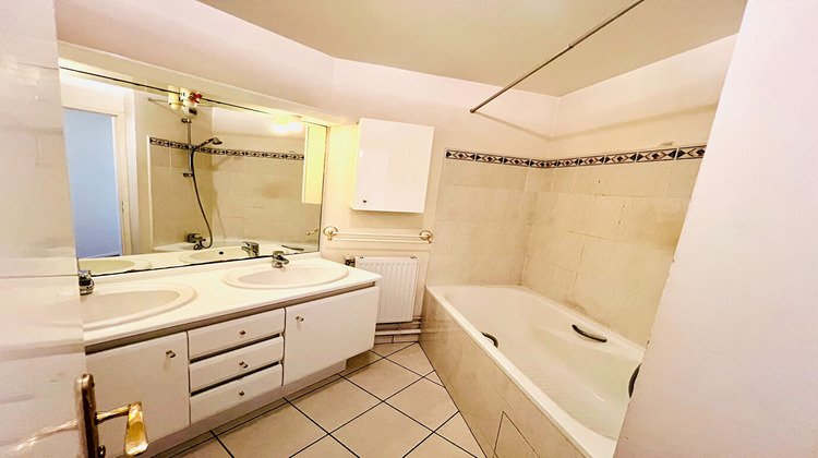 Ma-Cabane - Vente Appartement SAINT-GRATIEN, 66 m²