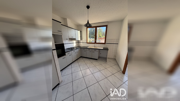 Ma-Cabane - Vente Appartement Saint-Jean-Bonnefonds, 104 m²