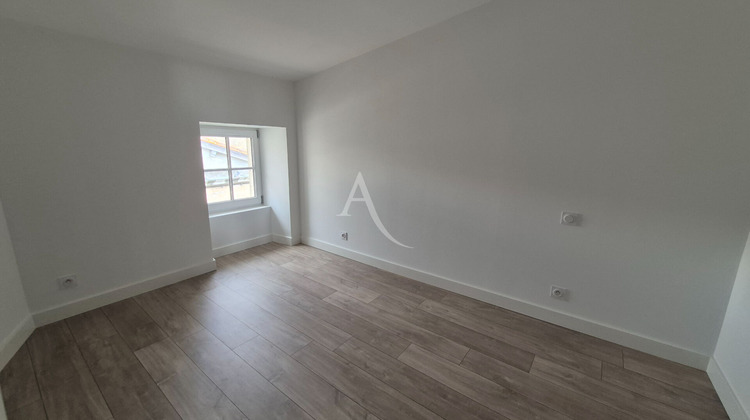 Ma-Cabane - Vente Appartement SAINT-JEAN-D'ANGELY, 60 m²