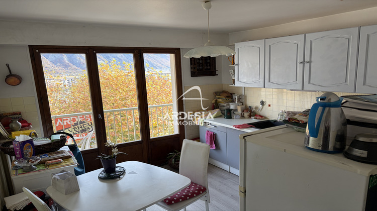 Ma-Cabane - Vente Appartement Saint-Jean-de-Maurienne, 64 m²