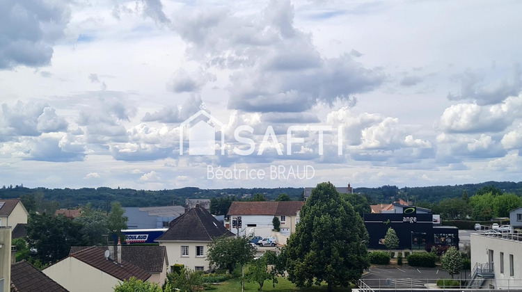 Ma-Cabane - Vente Appartement Saint-Junien, 82 m²