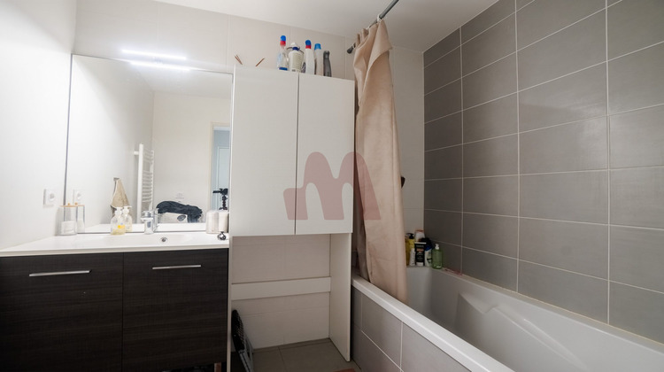 Ma-Cabane - Vente Appartement Saint-Laurent-de-Mure, 63 m²
