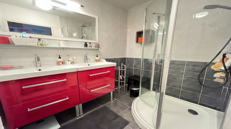 Ma-Cabane - Vente Appartement SAINT-LAURENT-DU-VAR, 61 m²