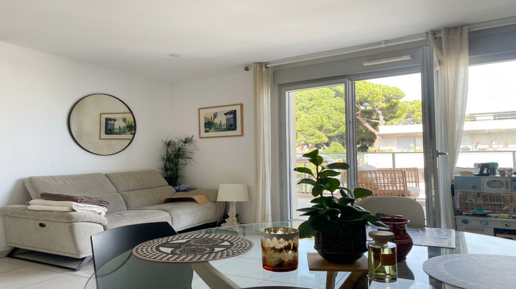 Ma-Cabane - Vente Appartement SAINT-LAURENT-DU-VAR, 61 m²