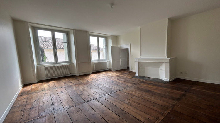 Ma-Cabane - Vente Appartement Saint-Léonard-de-Noblat, 82 m²